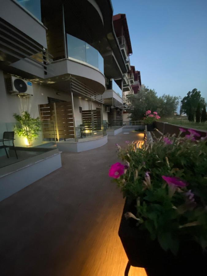 Levanda Suites Paralía Esterno foto